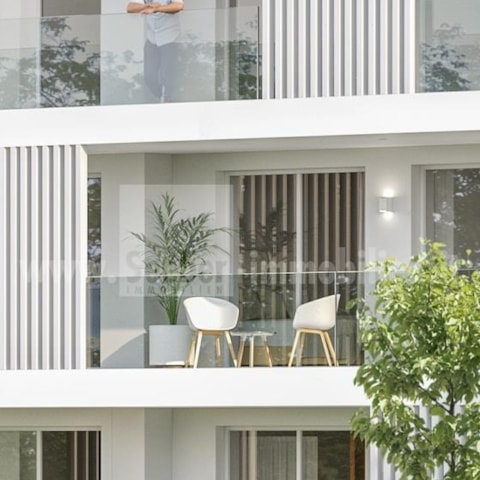 The White Residence: Ihr exklusives Zuhause mit großzügigen Fenstern, modernem Komfort und großer Terrasse. Entdecken Sie Ihre 4-Zimmer-Wohnung im 1. Obergeschoss – ein Lebensraum voller Freiheit. 