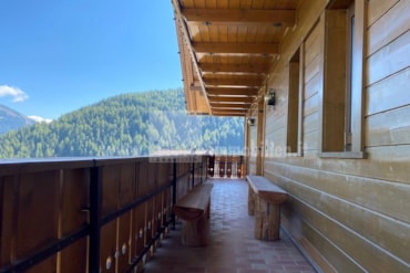 Traditionelles Berggasthaus mit Nebengebäude und Grillstand in toller Panoramalage mit Top Ausblick in den Bergen im Pustertal zu verkaufen