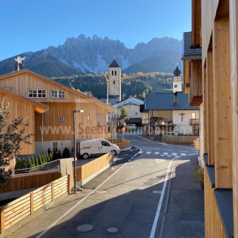 Stadtnahes Wohnen mit Komfort: 3-Zimmer Wohnung im Herzen von Innichen inklusive Garage – Ihr neues Zuhause in Südtirol, Provinz Bozen!