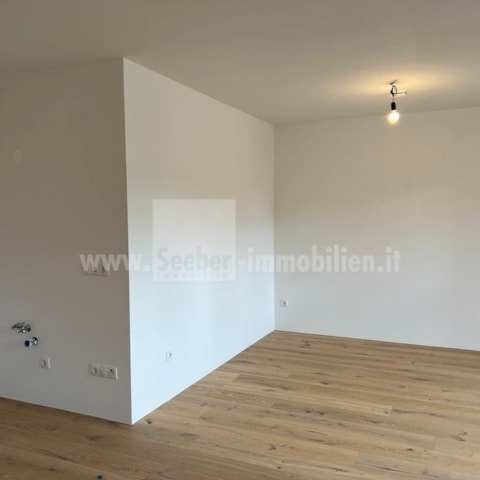 Spacious 3 room apartment for sale in the center of San Candido